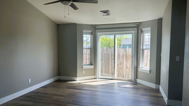 Photo - Fantastic 3 Bedroom 2 Bath House in Green!