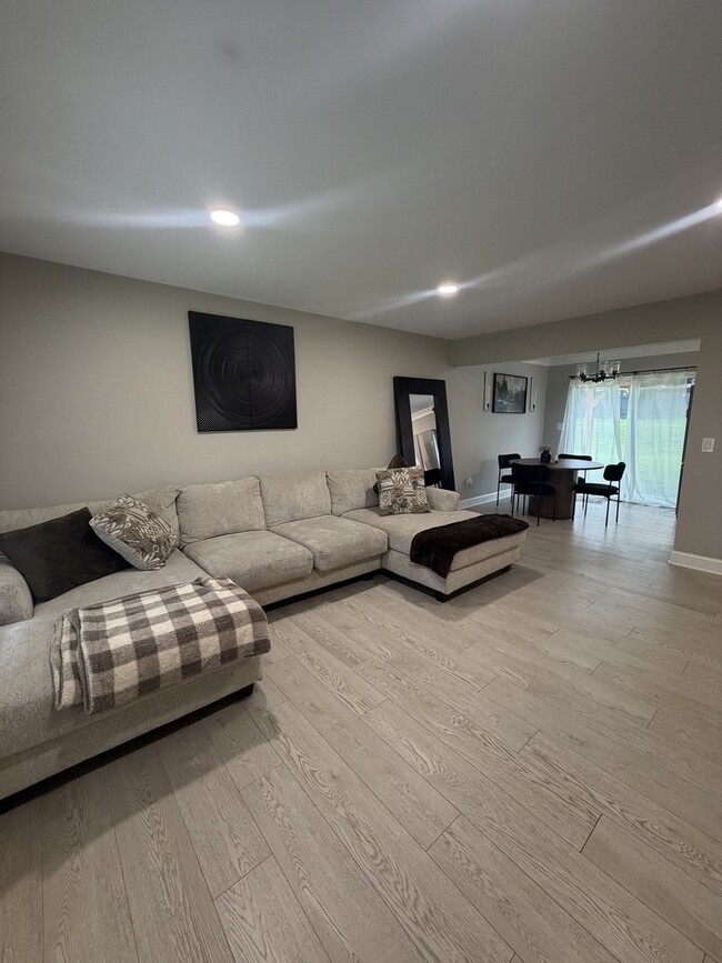 Photo - 201 Fairwood Dr