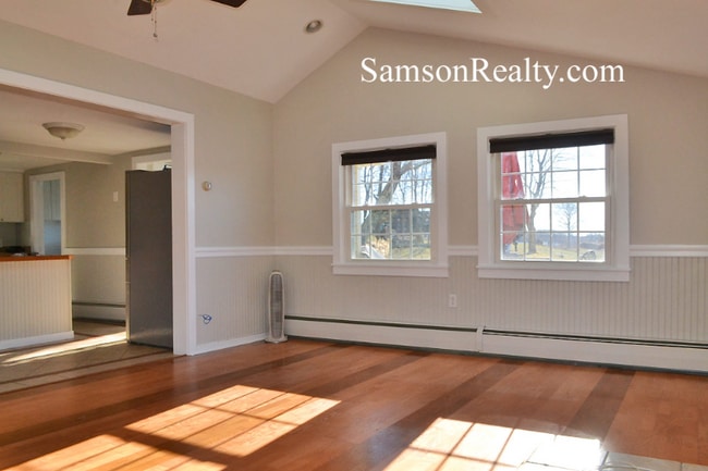 Photo - 49 Spring St