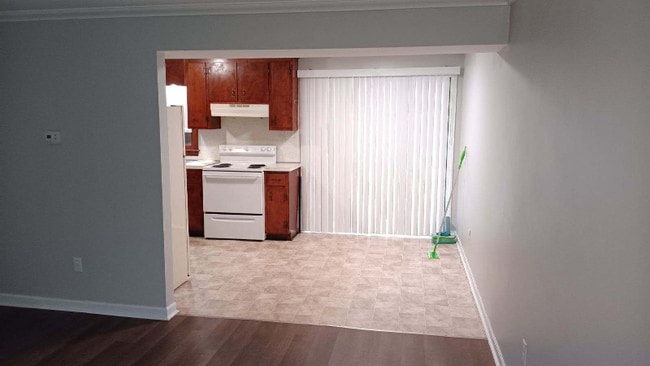 Building Photo - 1414 Chatham Heights Rd Rental