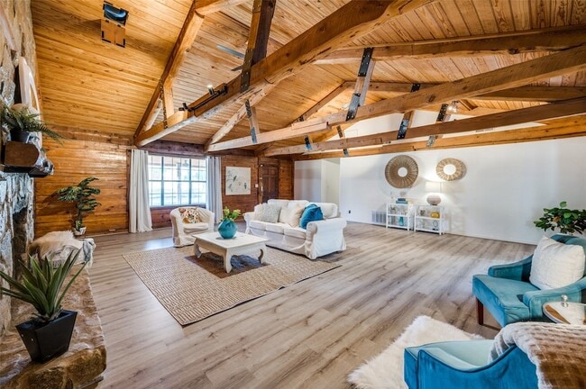 Photo - 107 N Craig Rd