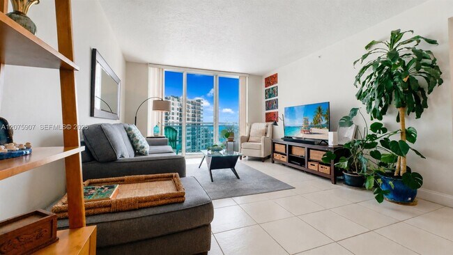 Photo - 3001 S Ocean Dr Unidad 947