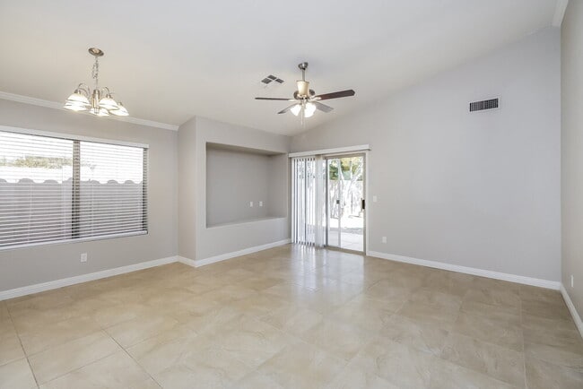 Photo - 1233 S Colonial Dr