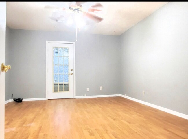 Photo - 8620 Chateau Cir