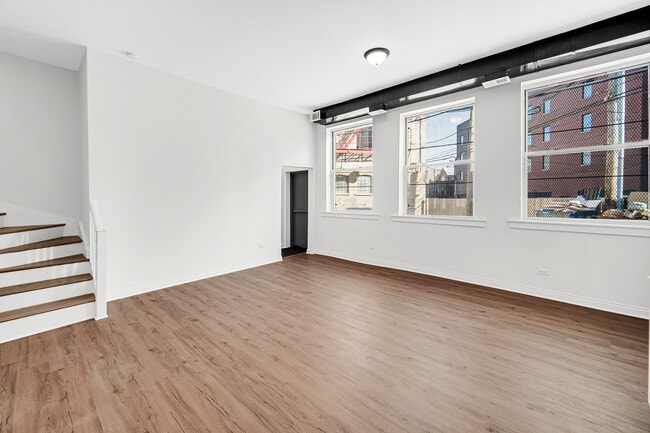 Photo - 1225 N Milwaukee Ave