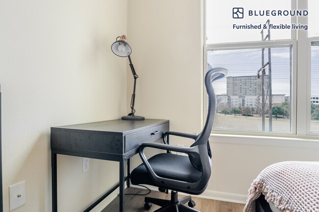 Photo - 3001 Esperanza Crossing Unidad FL0-ID299