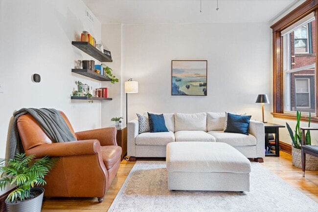 Photo - Beautiful 2BD/1BTH Apartment on Rice St!