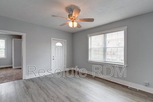 Photo - 743 Cottage Ave