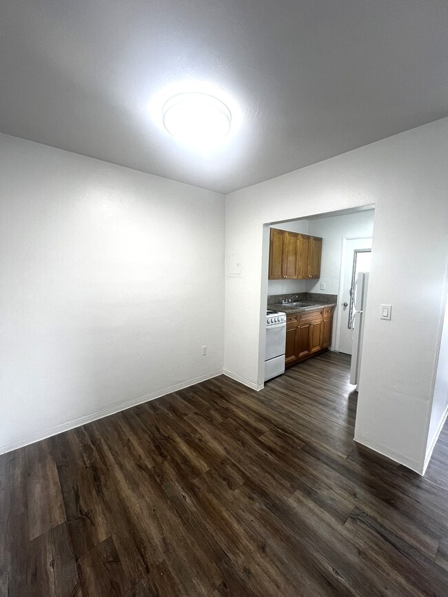 Photo - 3149 Center St