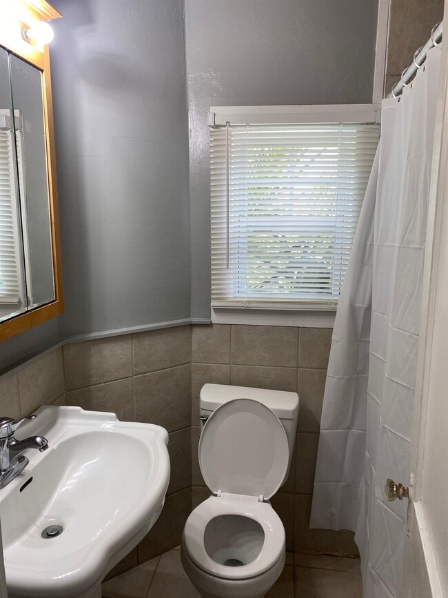 Photo - 1241 N Adams St