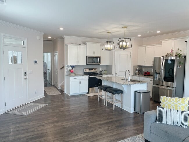 Photo - 25 Planters Pl