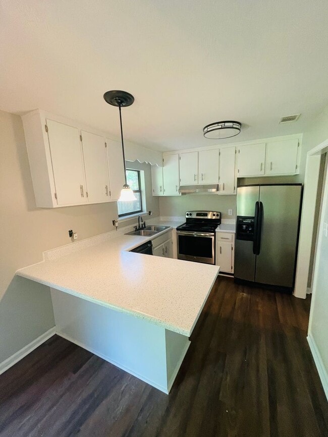 Photo - Spacious Duplex just north of I10 and Monroe