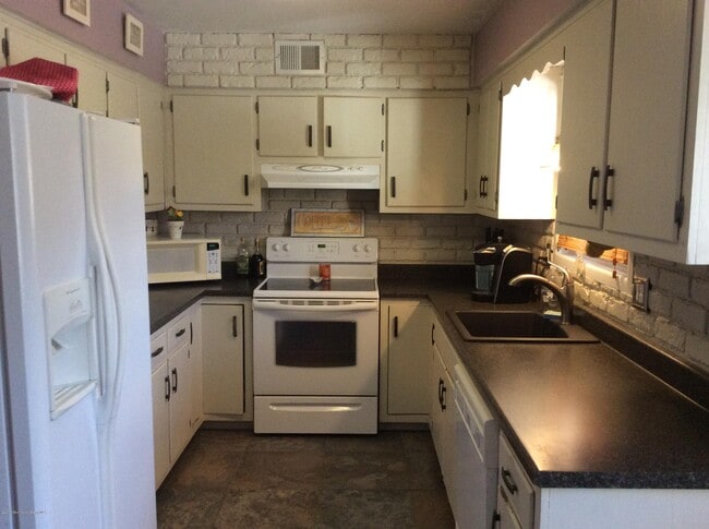 Photo - 185 Clubhouse Dr