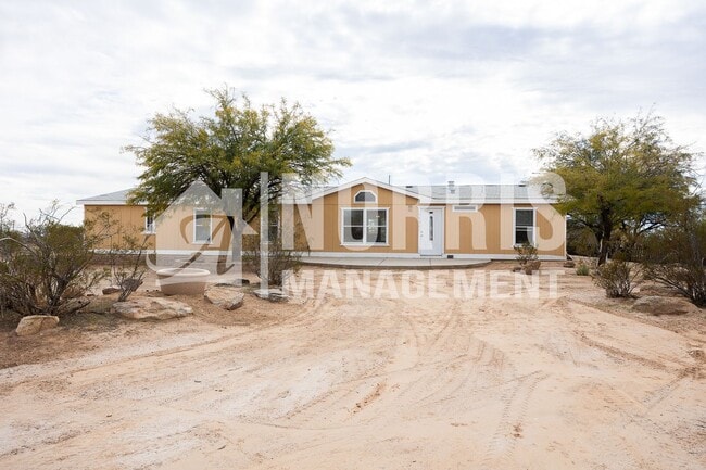 Acreage, NO HOA, So Much Room! - Acreage, NO HOA, So Much Room! House