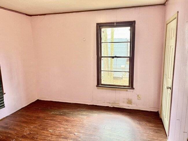 Photo - 5967 Byron Ave