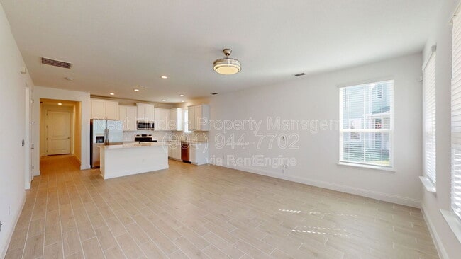 Photo - 46 Samantha Ct