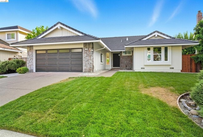 Photo - 11 Paddock Ct