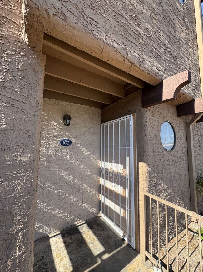 Photo - 2 Bed, 1 3/4 Bath Condo Unidad 102