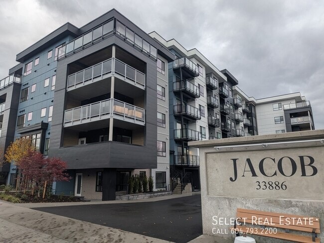 Building Photo - 33886 Pine St Unit 420