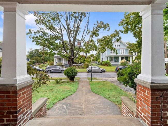 Photo - 2701 Barton Ave