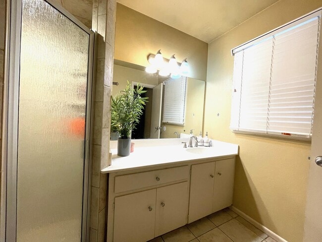 Photo - 6213 Avenue W