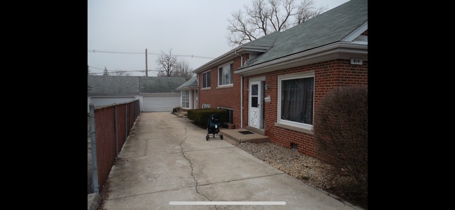 Photo - 814 South La Grange Road