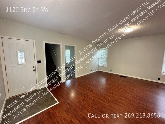 Photo - 1120 3rd St NW House
