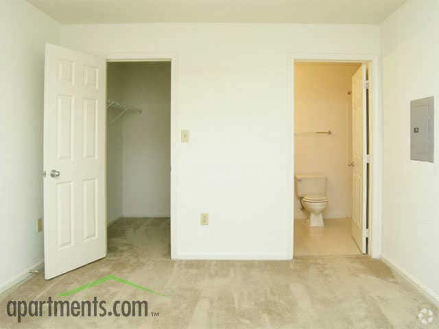 Closet - Park Crest Terrace