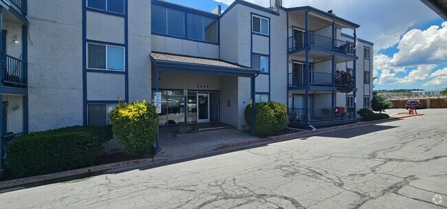 Building Photo - Clear Acre Condominiums