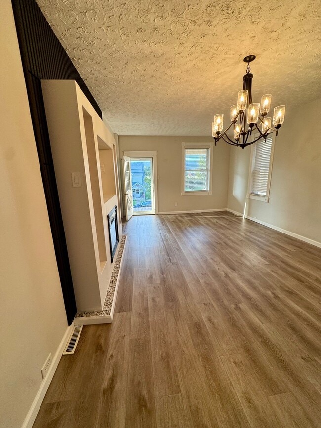 216 W Dauphin St