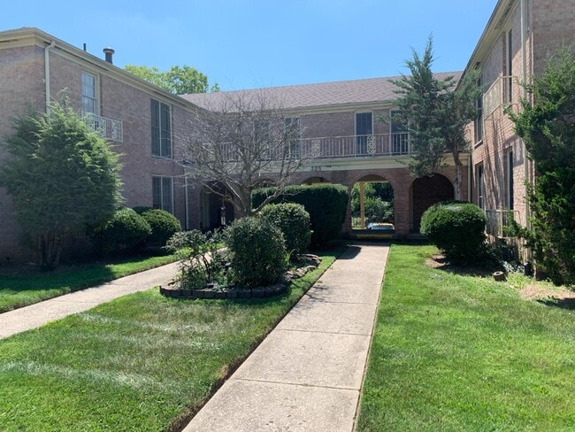 Photo - 325 W High St