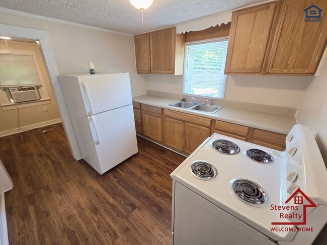 Photo - 1364 Crescent Dr