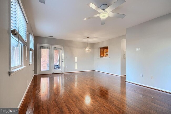 Photo - 123 W Barre St Unit 403