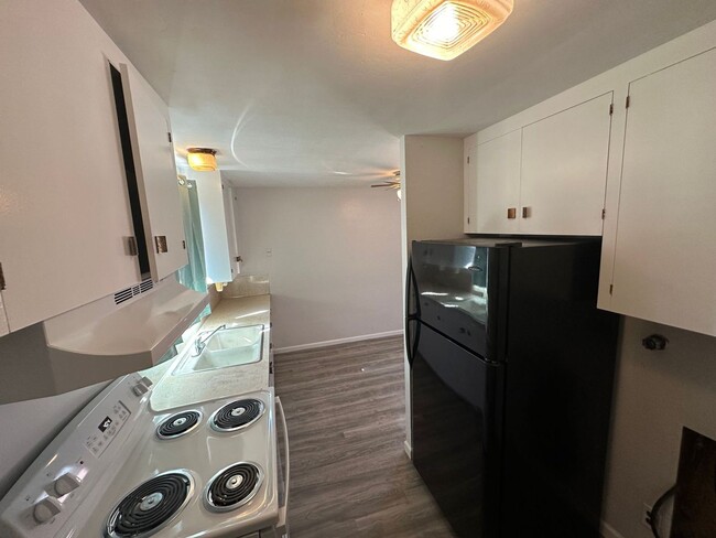 Photo - 2053 Eberlein Ave