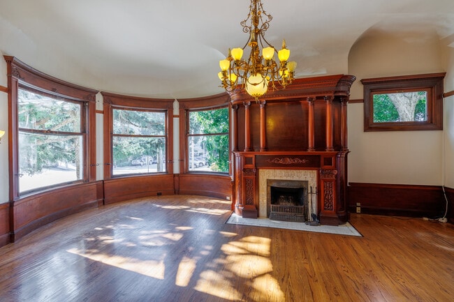 ROSEWOOD CHERRY WOOD VERY ELEGANT - 2398 Broadway Unit 2398 Broadway
