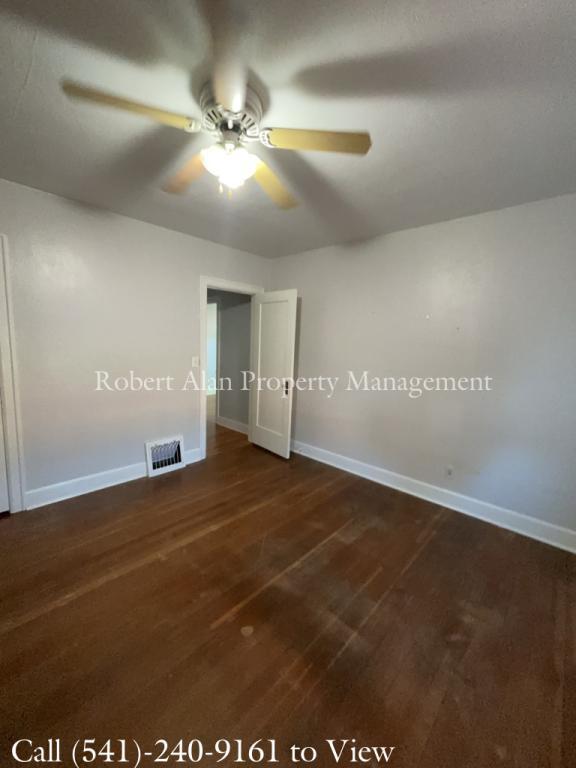 Photo - 24 NW 10th St