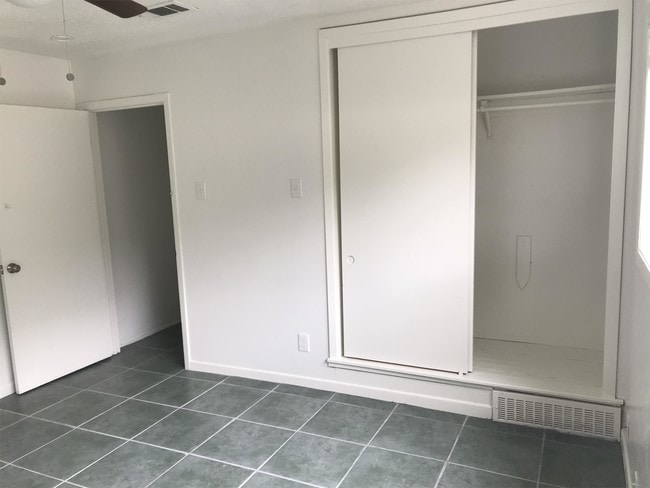 Photo - 3105 Lourdes St