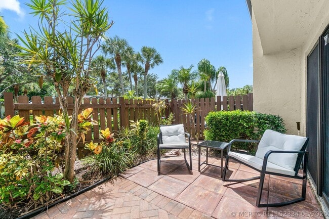 Photo - 27 Southport Ln
