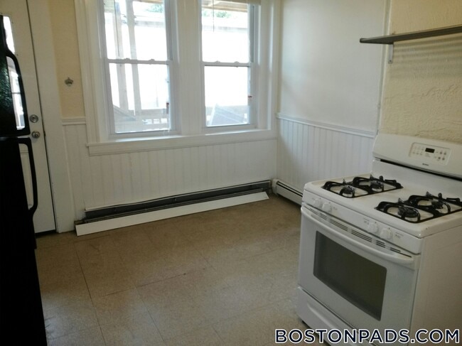 Photo - 124 Berkshire St Unit 5