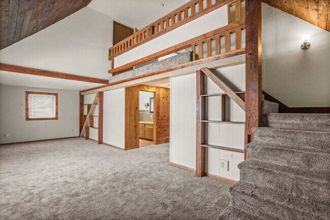 Photo - 109 S Stott St