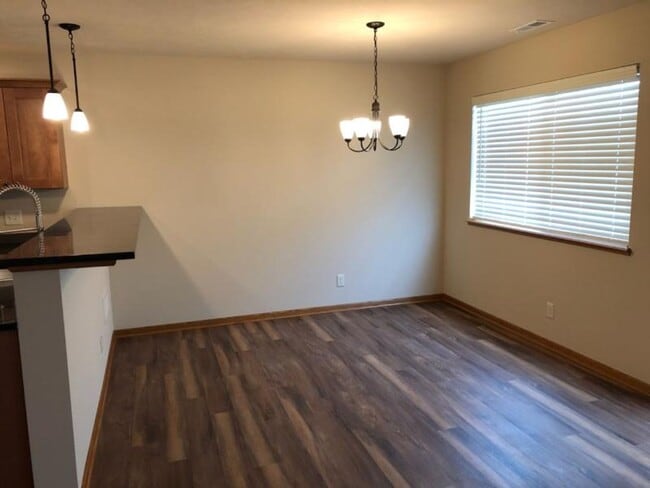 Photo - 3 bedroom, 2 1/2 bath Townhouse