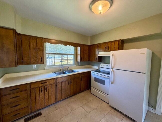 Photo - 1057 Blanton Dr