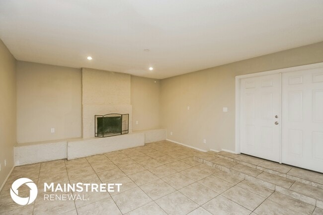 Photo - 5808 W Holly St