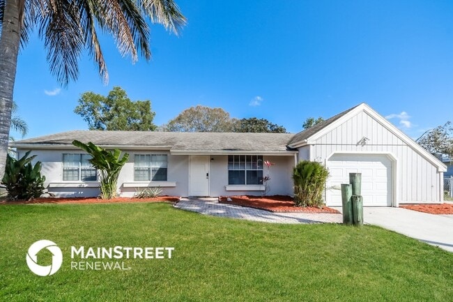 Photo - 353 SW Belmont Cir