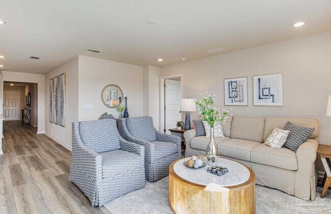 Photo - 2107 Sandhill St