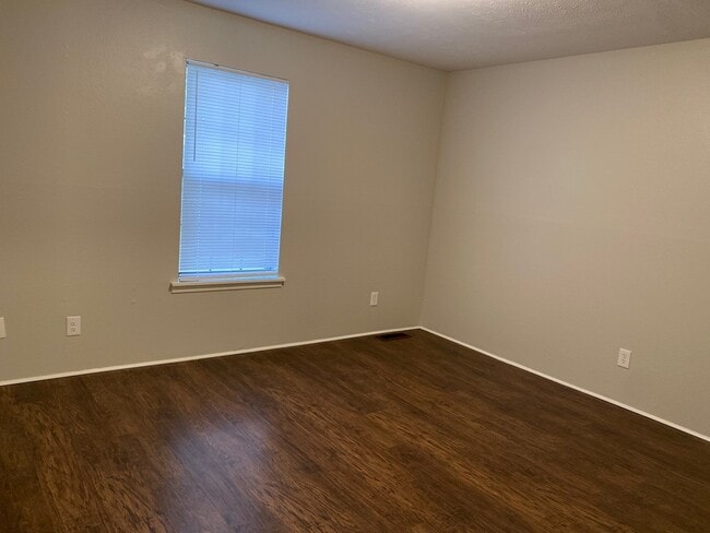 Photo - 257 Tinker Hill Cv Unidad A