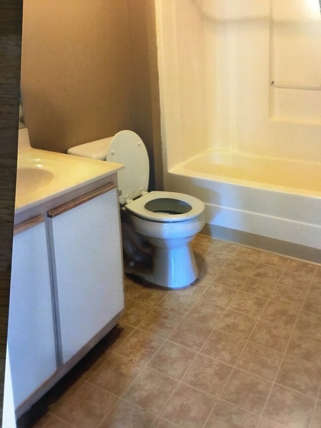 Photo - 100 Garden Spot Cir