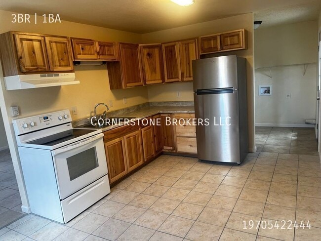 Photo - 1066 Williams St