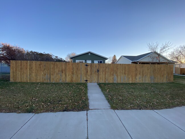 Photo - 1320 4th Ave NW