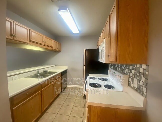 Photo - 2738 W Tharpe St Unidad # 503